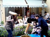 (クリックして拡大表示) 満月もちの販売をはじめました♪ 小山倶楽部の皆様です!
