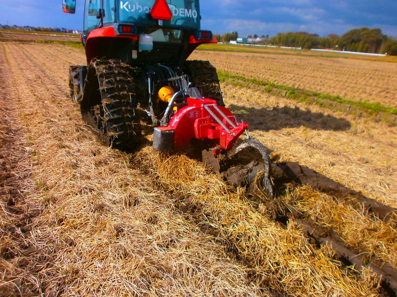 (クリックして拡大表示) 来年の準備です。 溝切り