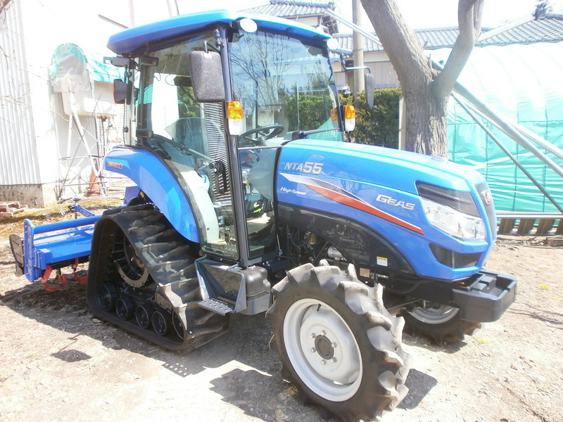 (クリックして拡大表示) トラクター新車届きました。 トラクター新車