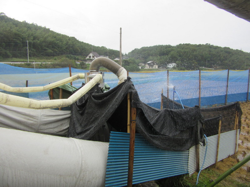 (クリックして拡大表示) 防音・防塵対策 苦心惨憺!