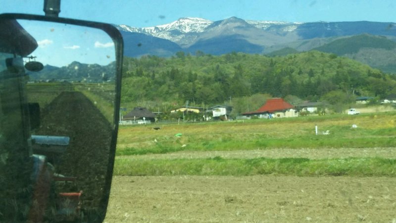 (クリックして拡大表示) 残雪の蔵王 まだまだ冷たい風が吹きます。