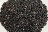 古代米の黒米「さよむらさき」の米粒