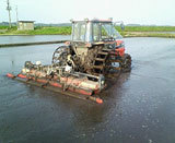 (クリックして拡大表示) 代かき開始! 代かき開始!